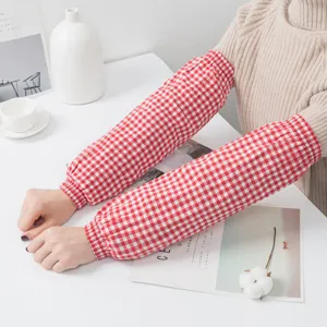 Thickened cotton red white plaid oversleeves, long elastic anti-fouling household cuffs.