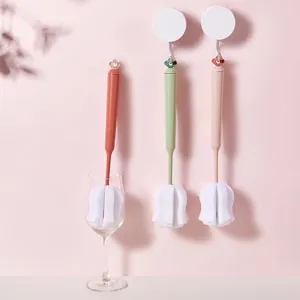 Hängende Schwamm-Tassenbürste mit langem Griff, süßes Radieschen-Design für die Küche.