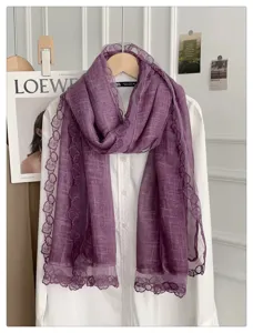 Effen elegante dames sjaal met kanten rand in Koreaanse stijl voor herfst en lente.