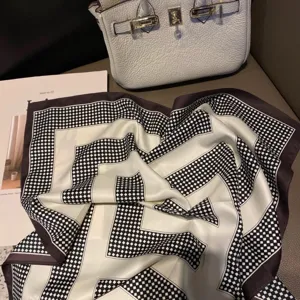 Pañuelo cuadrado de seda geométrico blanco y negro elegante accesorio de moda retro 53cm