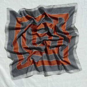 Pañuelo cuadrado pequeño de seda sintética con estampado geométrico vintage de 53cm.