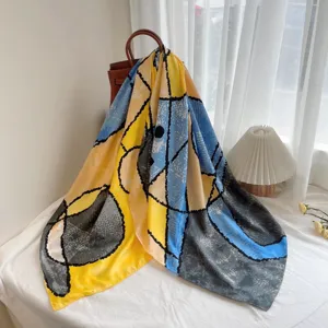 Chique abstracte geometrische print zijden vierkante sjaal voor dames, stijlvol item.