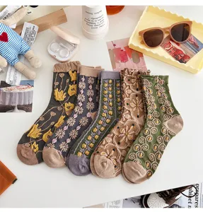 Vintage Blumen bestickte Wadenlange Damensocken gemuetliche Herbst Winter Mode