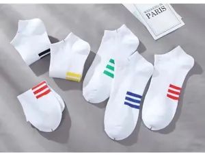 Calzini sportivi corti bianchi estivi da uomo con tre strisce colorate e traspiranti