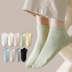 Women's summer thin breathable solid color low cut boat socks, casual sweet macaron style.