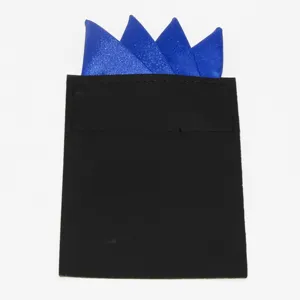 Blauwe vooraf gevouwen pochet kostuum zakdoek detail voor heren zakelijk huwelijk formele kleding.