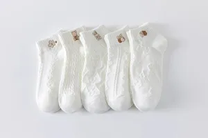 Cute white embroidered low cut socks for women, breathable thin summer ankle socks set.
