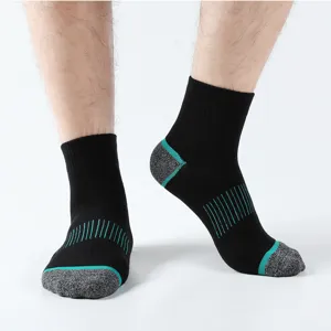 Men's athletic sports mid-tube socks for running cycling outdoor fitness training black.