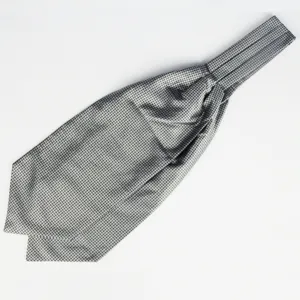 Gedetailleerd uitzicht van grijze geometrische patroon heren ascot stropdas stof mooi