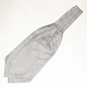 Gedetailleerd overzicht van grijze paisley heren ascot das, klassieke formele stof textuur.