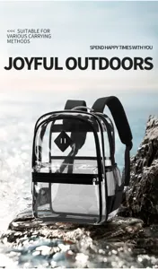 Transparenter PVC Rucksack mit mehreren Taschen, robusten Schultergurten und praktischem Stauraum.