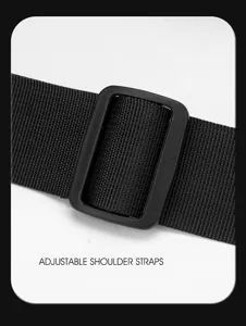 Verstellbarer Schultergurt Detail des Reise-Rucksacks mit strapazierfähiger Schnalle.