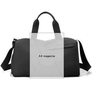 Schwarze Reisetasche für Sport und Fitness mit wasserdichter Folie und großem Volumen.