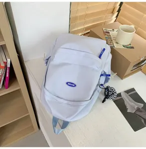 Einfacher einfarbiger Studentenrucksack mit grossem Fassungsvermoegen fuer Schule
