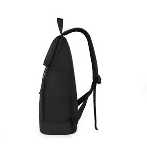 Zwarte waterdichte rol-top rugzak voor heren, stedelijke minimalistische zakelijke tas.