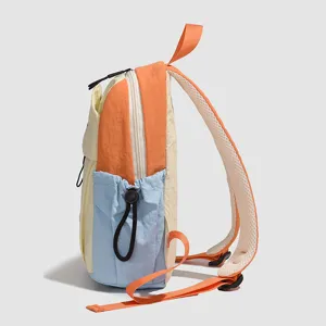 Sac à dos décontracté en nylon color-block style coréen, sac de voyage léger pour étudiants.