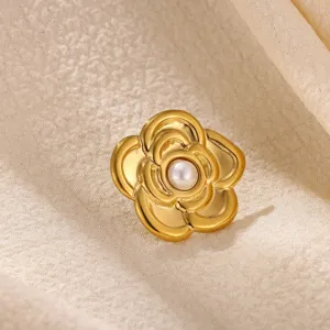 Exquisite 18k gold plated camellia flower brooch with pearl inlay for women fashion apparel