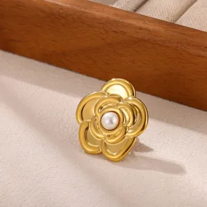 Elegant 18k gold plated stainless steel camellia flower brooch with pearl inlay accessory