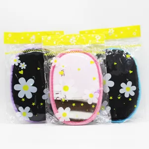Thickened shoe shining polishing gloves set with cute floral patterns and clear packaging.
