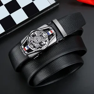 Heren automatisch lederen riem met stijlvolle metalen draaibare gesp voor zakelijk en casual.