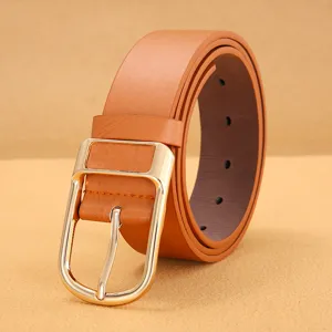 Heren casual PU lederen riem opgerold met goudkleurige metalen gesp hoofdaanzicht weergave