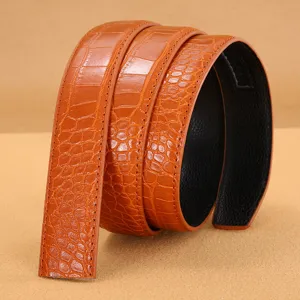 Sangle de ceinture en cuir motif crocodile pour homme, texture premium et design élégant.