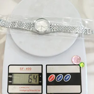 Damen Silber Quarzuhr mit Metallarmband klassische Stahl Armbanduhr elegantes Modeaccessoire