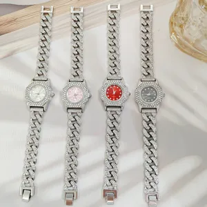 Orologio al quarzo da donna con catena cubana e strass, elegante bracciale di lusso.