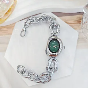 Montre quartz femme chaîne irrégulière cadran vert bracelet mode élégante poignet