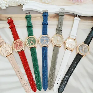 Damen Mode Strass Uhr Set mit Kroko Muster Lederarmband und eleganten Zifferblättern.