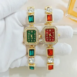 Reloj de cuarzo para mujer con diamantes de imitacion esfera cuadrada y pulsera elegante.