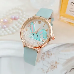 Orologio da donna al quarzo chic con quadrante di coniglio e strass. Cinturino verde menta.