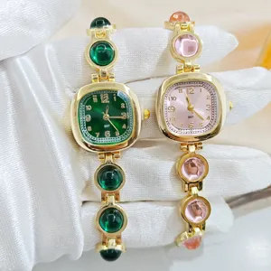 Reloj de pulsera de mujer de piedra preciosa de lujo con movimiento de cuarzo elegante.