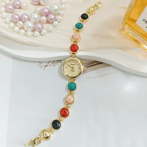 Elegante Damen Quarzuhr mit buntem Edelstein Perlen Armband, modische goldfarbene Damenuhr Schmuck