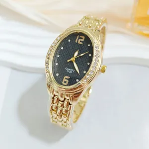 Elegante Damen Quarzarmbanduhr mit ovaler Strasslünette und goldenem Gliederarmband.