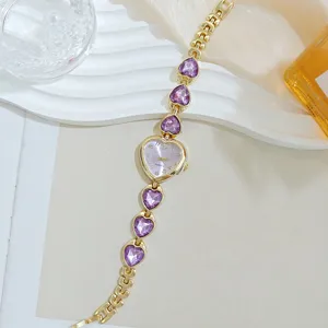 Κομψό χρυσό ρολόι quartz σε σχήμα καρδιάς με μωβ κρυστάλλους, λεπτομερής εικόνα.