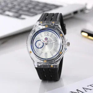 Transparente Herren Quarzuhr mit schwarzem Silikonarmband und Zifferblatt-Details.