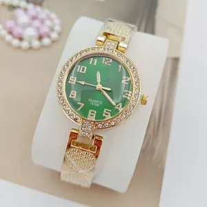 Elegante Damen Quarzuhr grünes Zifferblatt Strass Gold Armbanduhr modisches Accessoire