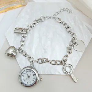 Zilveren bedeltarmband voor vrouwen met kwartshorloge hart en sleutel hangers mode sieraden.
