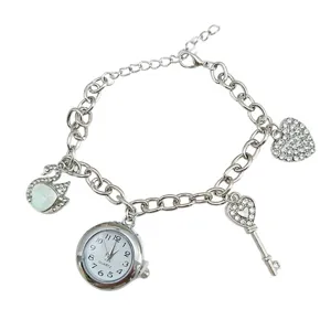 Zilverkleurige bedelarmband horloge met kristallen zwaan en hart sleutel hanger voor dames.