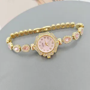 Reloj de Pulsera de Moda de Aleación con Strass Elegante Esfera Floral de Cuarzo para Mujer Decorativo Cadena de Metal de Gota