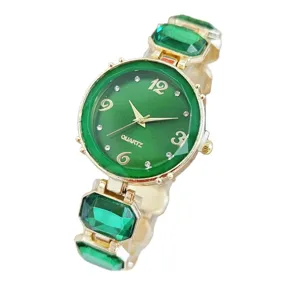 Grünes Zifferblatt Quarzuhr mit Kristallstein-Armband, elegantes Gold-Design für Damen.