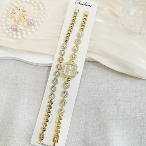 Luxus quadratische Strass Damen Quarzuhr und Armband Set mit eleganten Tropfenkristallen.