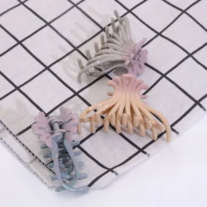 Gradient hair claw clip medium size resin chic hair accessories for women daily use