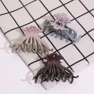 Gradient hair claw clip unique dragon bone design medium size fashion hair accessories for women