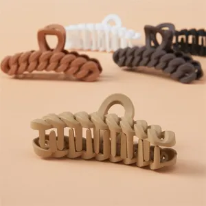 Matte chain hair claw clip milk tea color shark clip for women autumn daily styling