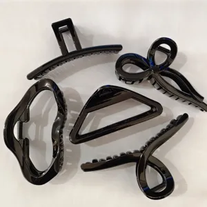 Large Black Glossy Hair Claw Clip Geometric Hollow Hair Catch Non Slip Hair Styling Accessories For Women Girls Hair Thick Hair