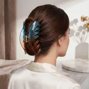 Gradient translucent hair claw clip for women, elegant large hair catch clip for thick hair styling.