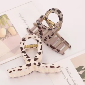 Korean style animal print plastic hair claw clip minimalist hair accessories for daily wear