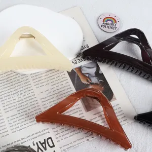 Stilvolle minimalistische Dreieck Haarklammer Dopamin halber Pferdeschwanz Haarschmuck Alltag.
